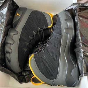 2021
Air Jordan 9 Retro ‘Dark Charcoal University Gold’